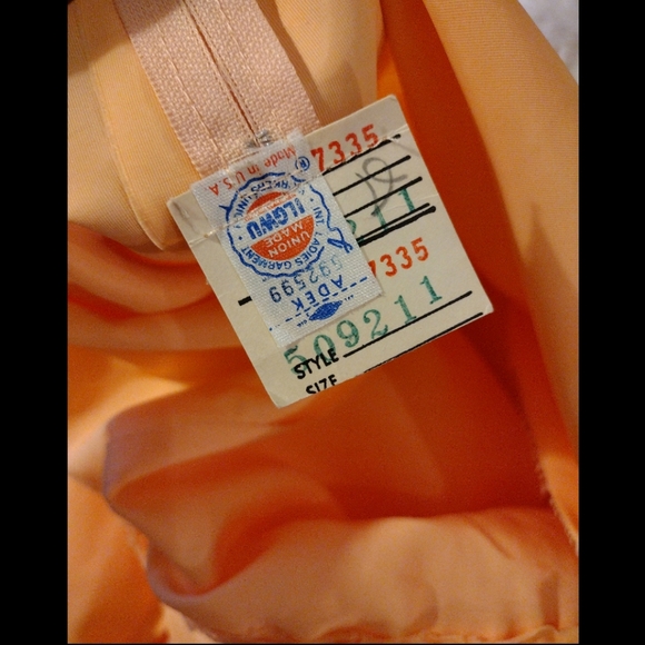 🧡 Rare Vintage 1970 ILGWU NWT Romantically orange hostess full length dress - Picture 9 of 10